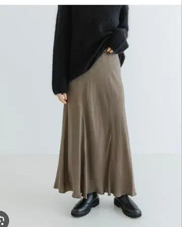 [ 새상품급 ] 어반 리서치 플레어 스커트 가을/겨울