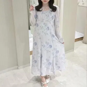 미사용 새상품 evelyn 오리지널 꽃무늬 OP 아이스 그레이