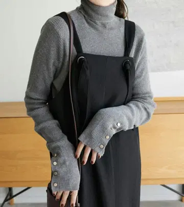 디스코트 리브 소매 버튼 터틀 여성용 니트 긴팔 그레이