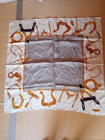 Aquascutum 실크 스카프 마구 모티브