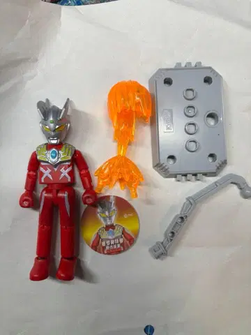 울트라맨 제로 피규어