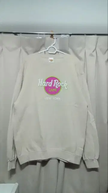 Hard Rock CAFE (하드 록 카페) 맨투맨