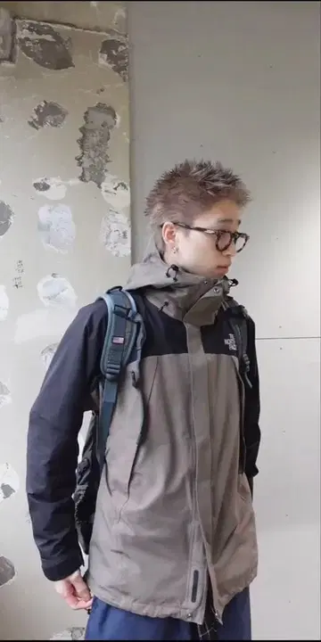 THE NORTH FACE 마운틴 후드티 그레이/블랙