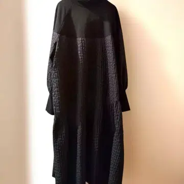 블랙 퀼팅 롱 원피스