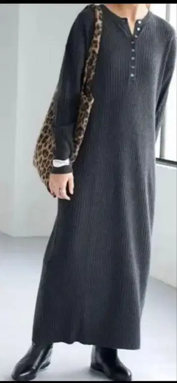 스픽앤스팬 니트 원피스 이번 시즌 헨리 니트 그레이