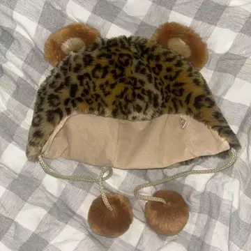 레오파드 무늬 퍼 모자 귀 포함 폼폼 포함