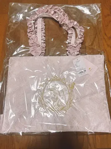 미개봉 새상품 메종 드 플뢰르 스퀘어 토트백 (오로라)