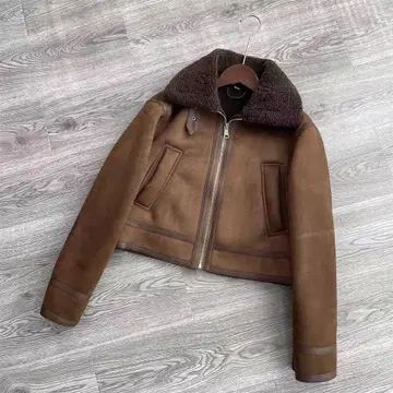 브라운 숏 기장 무스탕 코트