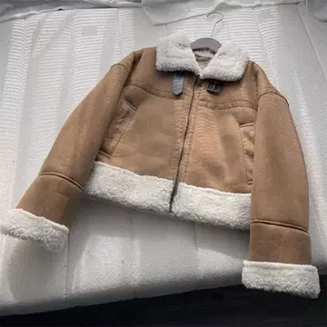 베이지 양가죽풍 무스탕 코트