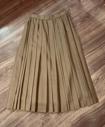 투모로우랜드 맥피 플리츠 스커트