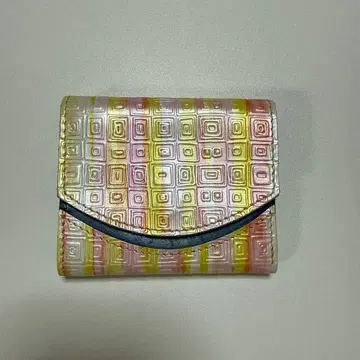 콰트로 갓츠 페케뇨 도치기 가죽