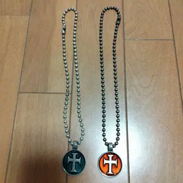 크로스 모티브 페어 목걸이 세트