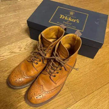 Tricker's 브로그 부츠 브라운