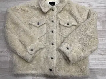 미사용 새상품 MURUA 무루아 보아 아우터 M 사이즈