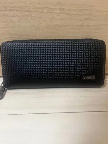 노이 인텔레스세 카본 가죽 Neu Interesse 라운드 지퍼