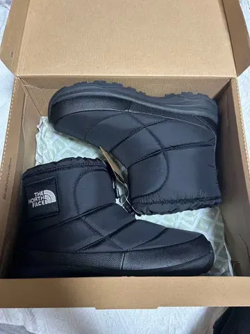 THE NORTH FACE 블랙 부츠