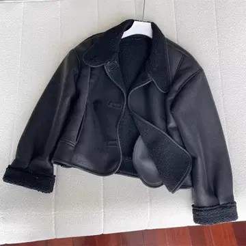 블랙 무스탕풍 숏 자켓