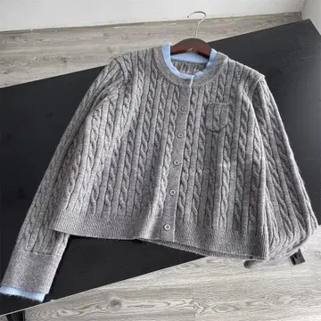 그레이 케이블 니트 긴팔 스웨터