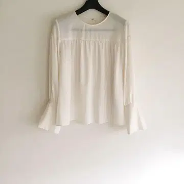 NOBLE 로얄 새틴 빈티지 개더 블라우스