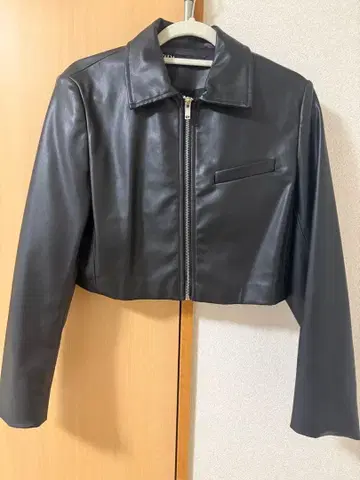 ZARA 가죽 자켓