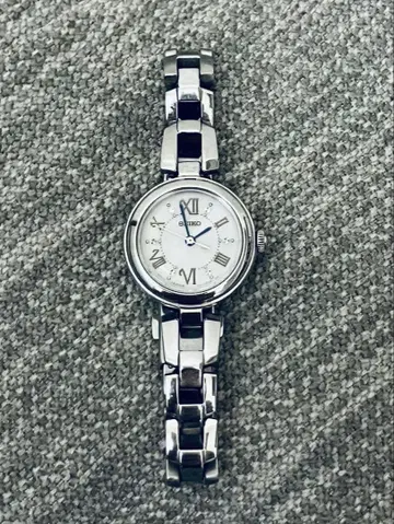 세이코 솔라 손목시계 V117-0CT0