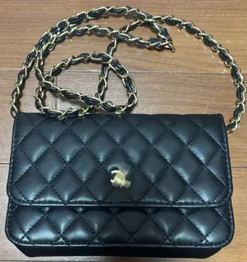 블랙 퀼팅 숄더백