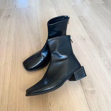 숏부츠 블랙 스퀘어토 청키힐 백지퍼 24cm