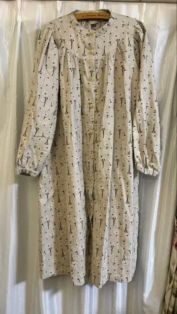 츠하루 바이 사만사 모스모스 로즈 패턴 총 자수 코트 시착만 한 상품