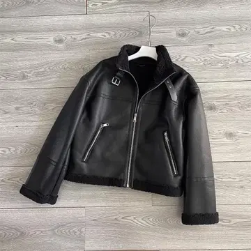 블랙 가죽 라이더 자켓