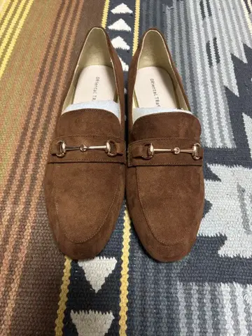 오리엔탈 트래픽 브라운 로퍼