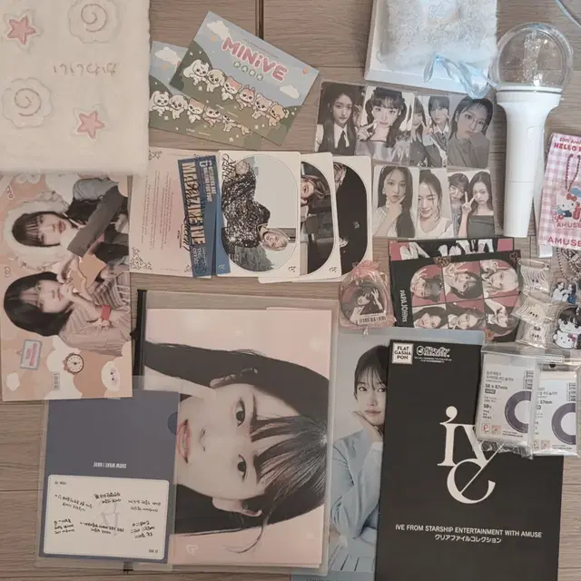 아이브 널디유진포카 응원봉 지갑 뱃지 L자파일 파파존스 슬로건 엽서 등