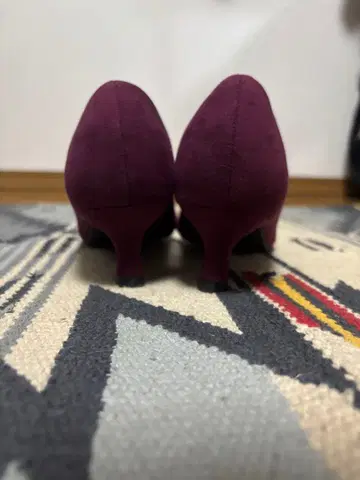 브라운 스웨이드 샌들