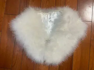 화이트 페더 숄 새틴 안감 부착