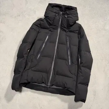 데상트 미즈사와 다운 마운테니어 DAMOGK30U 블랙 M 사이즈 블랙