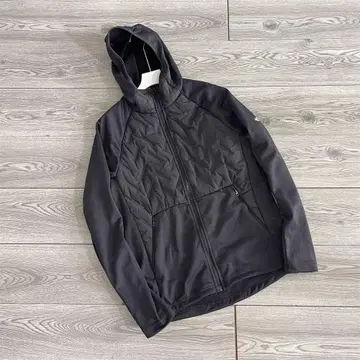 후드 부착 블랙 자켓