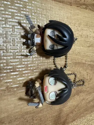 진격의 거인 키링 2개 세트