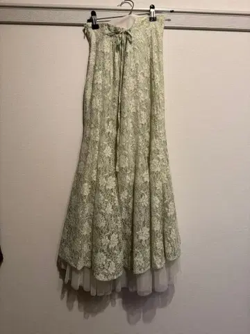 NICE CLAUP 라이트 그린 플레어 스커트