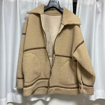 베이지 플리스 무스탕 코트 LIAN 프리 사이즈 오버 사이즈