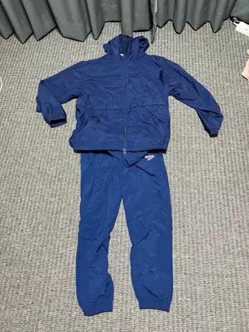 미사용 새상품 리복 나일론 셋업