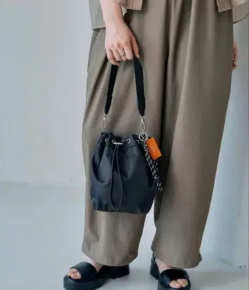 LEPSIM 멀티 WAY 참 포함 백 블랙