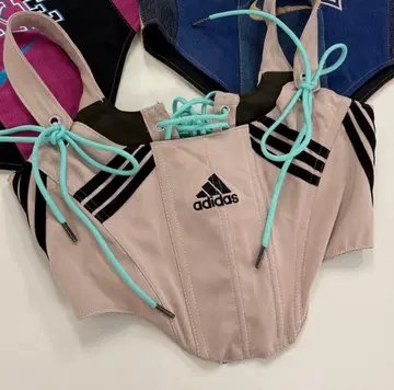 adidas 리메이크 레이스업 뷔스티에