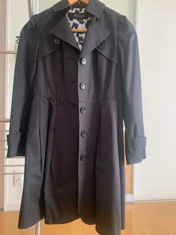 Ricciimie 블랙 트렌치코트 사이즈 0