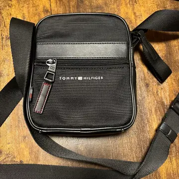 TOMMY HILFIGER 블랙 숄더백
