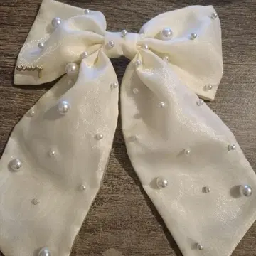 에이미 이스트 월 펄 장식 리본 헤어 액세서리