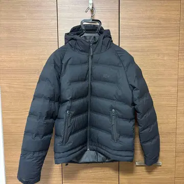 LACOSTE 블랙 다운 자켓