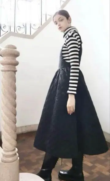 에피누 퀼팅 살로페트 원피스 블랙