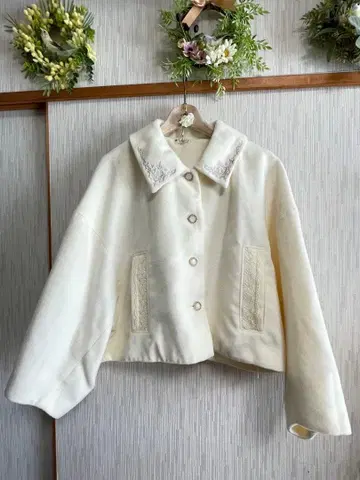 엑시즈팜 숏 기장 오버코트