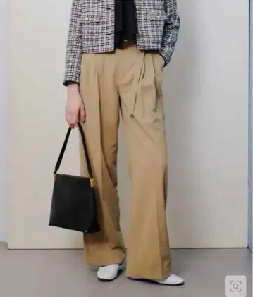 미사용 새상품 알아바일 CRISPY 카르제 턱 팬츠