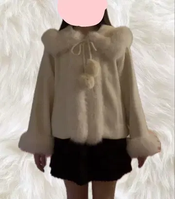 화이트 플리스 더플 코트