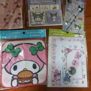 모스버거 산리오 캐릭터 굿즈 세트